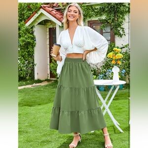 NWT Elegant Women’s Green High Waist Tiered Maxi Skirt with Pockets Size Small